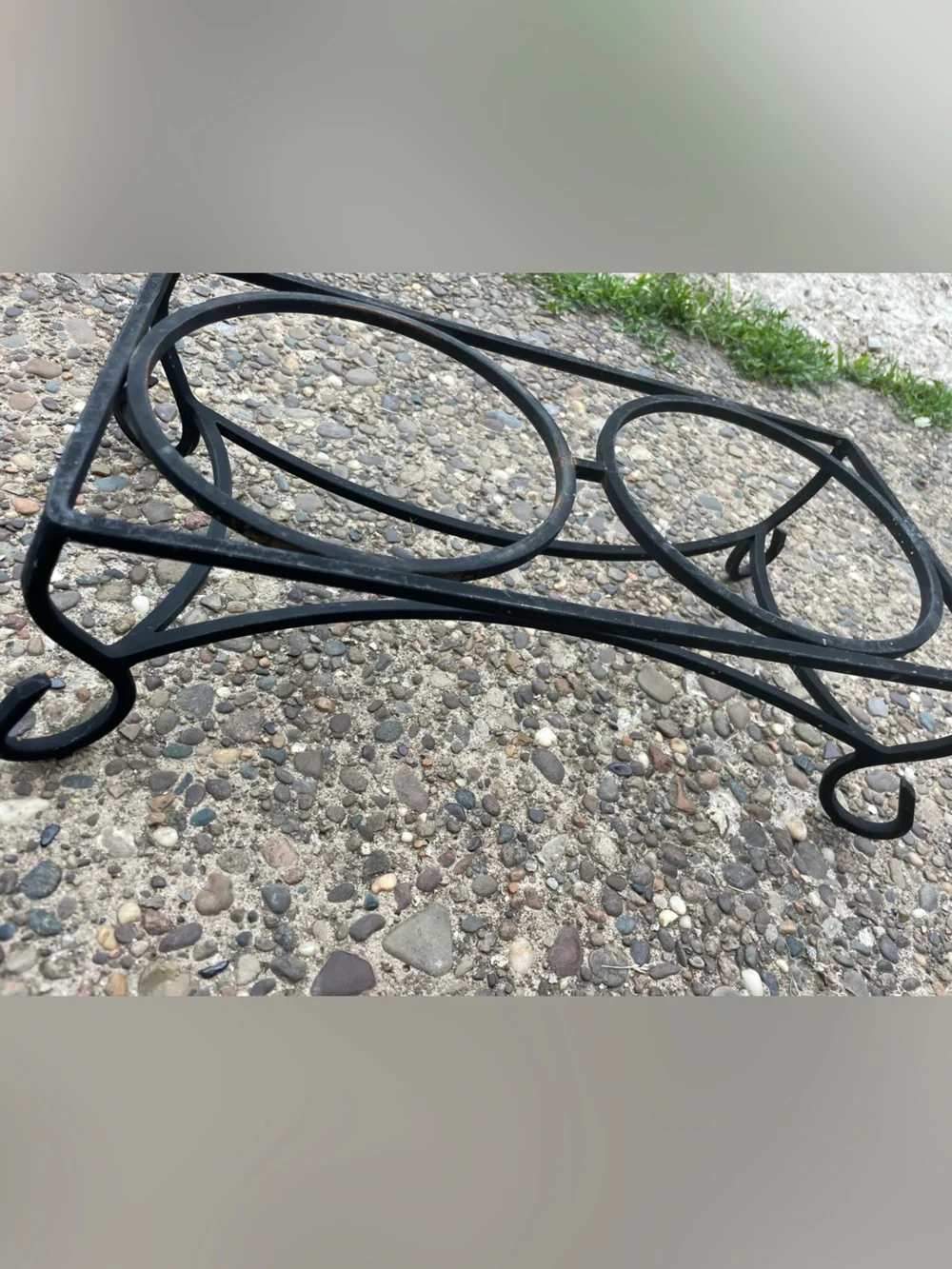 Wrought Iron Low Pet Feeder dog / cat